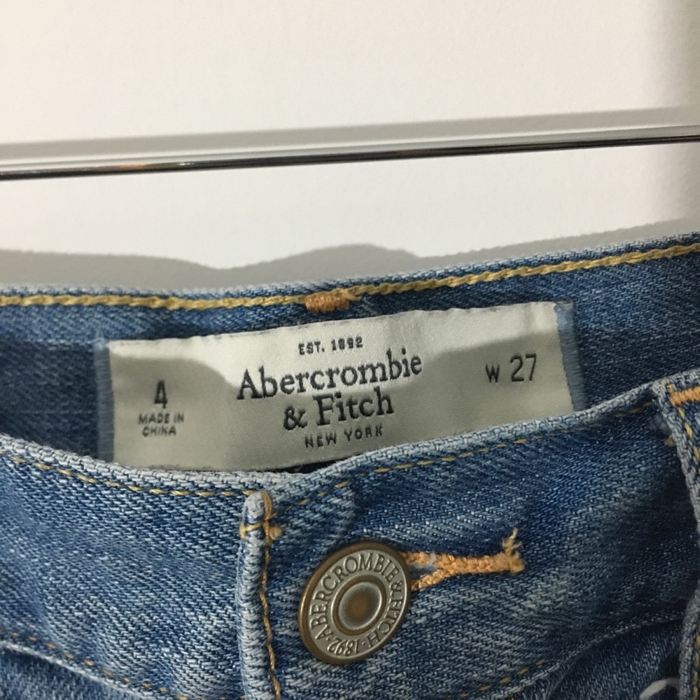 Sold🚫 Abercrombie & Fitch Shorts - Picture 3 of 5